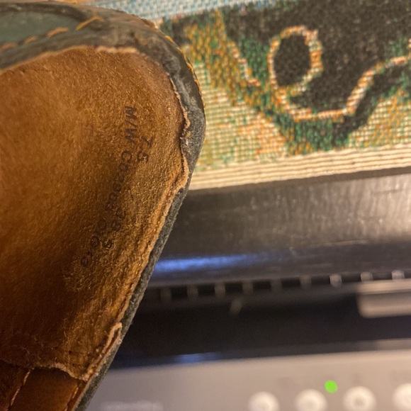 Black women’s booties - Picture 7 of 9